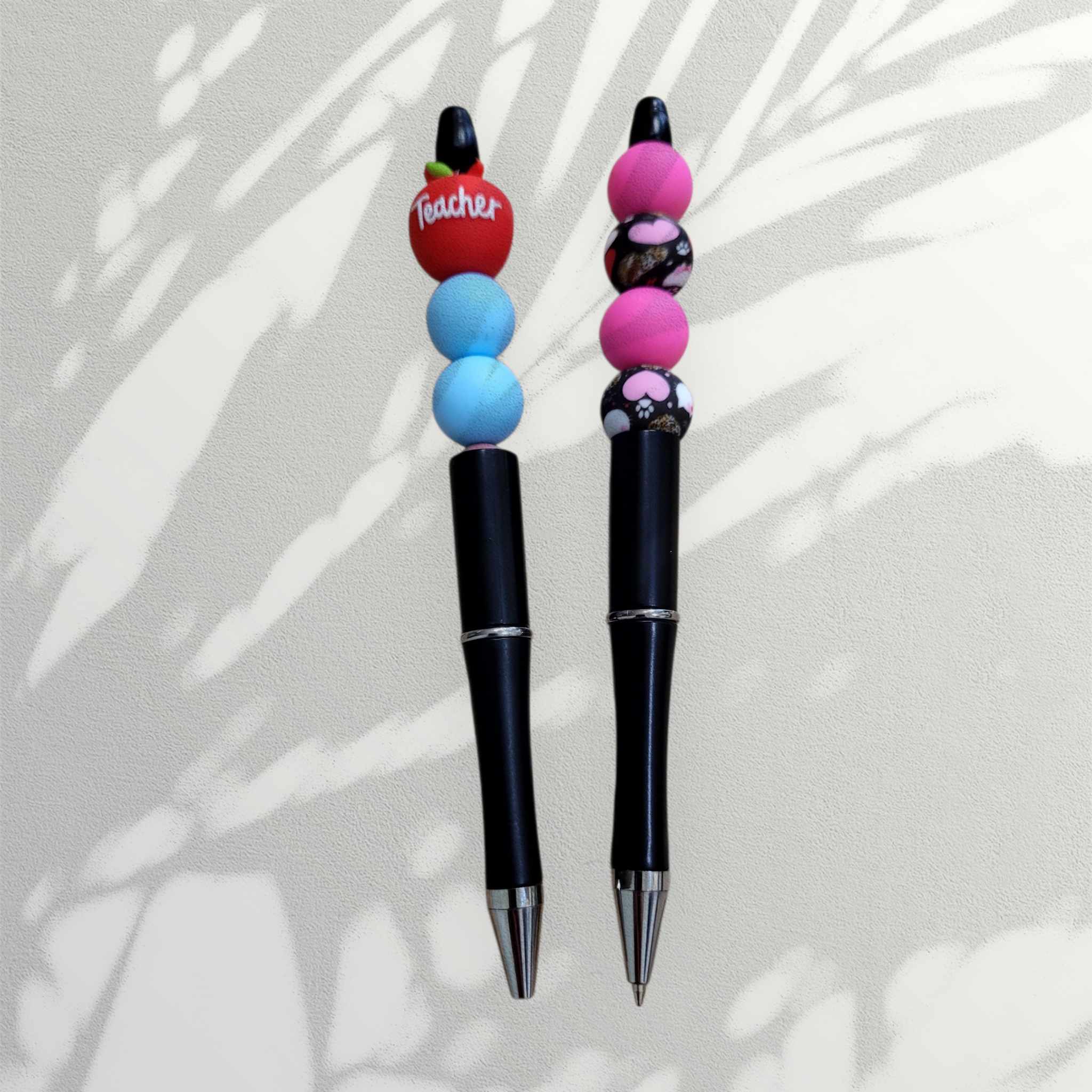Stylo artisanal a encre noir
