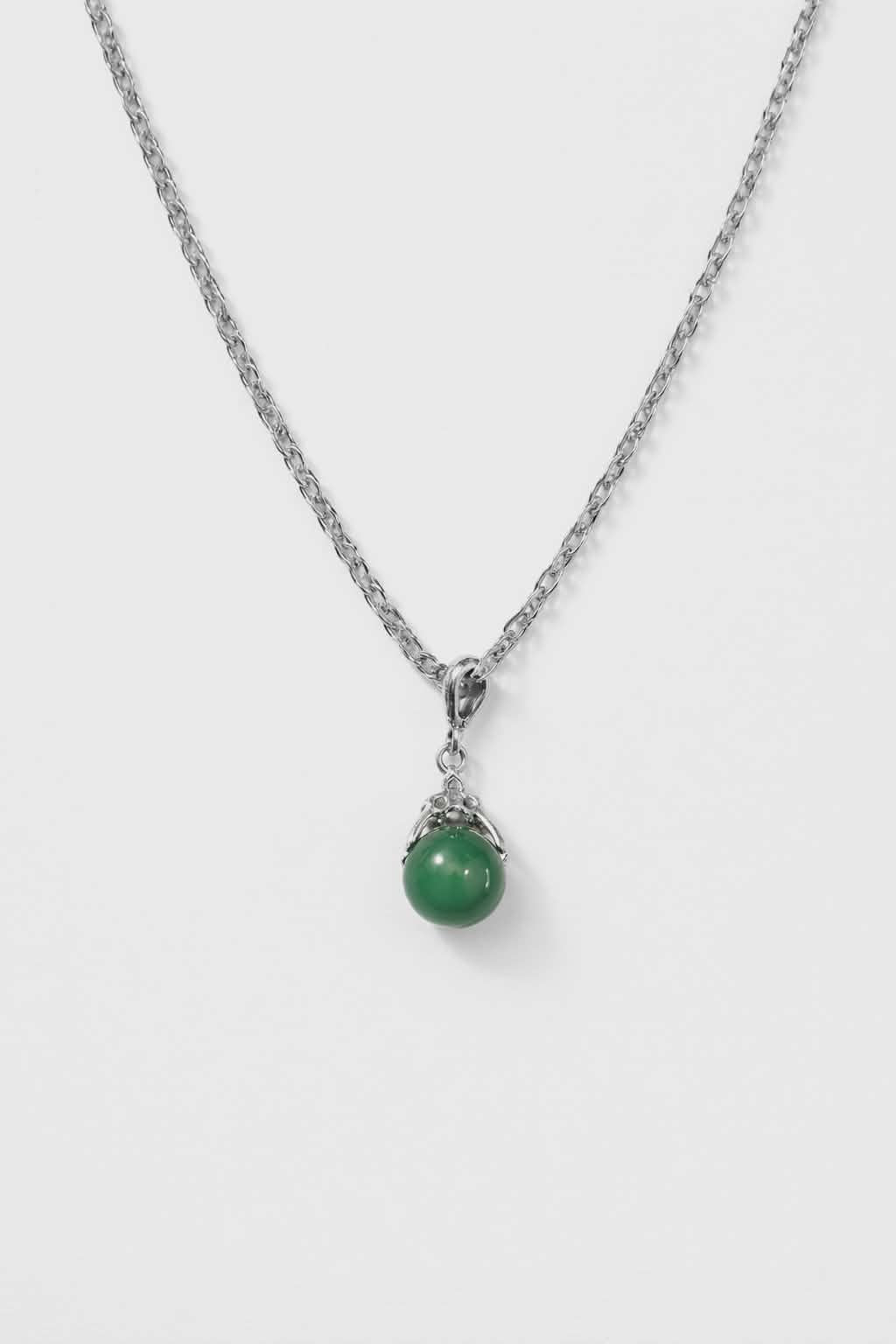 CHAINE AVEC PENDENTIF EMERAUDE