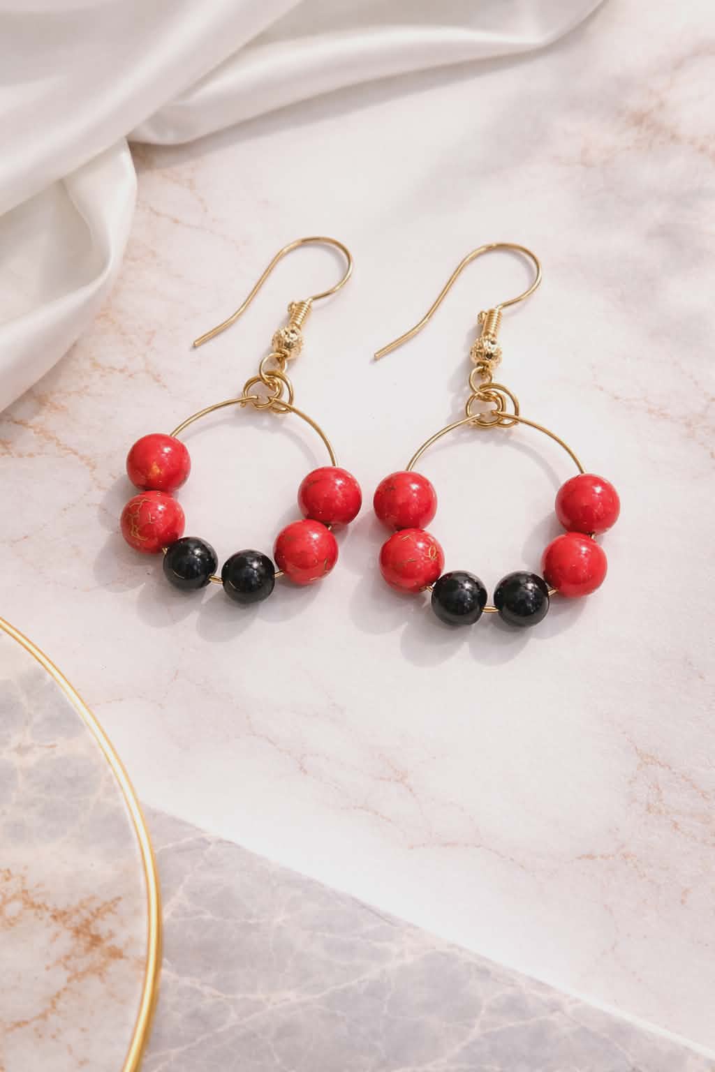 BOUCLE DOREIL ACIER INOX ROUGE NOIR F.LILI CREATIONS