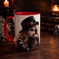 Tasse gothique élégante – Femme mystique au chapeau noir