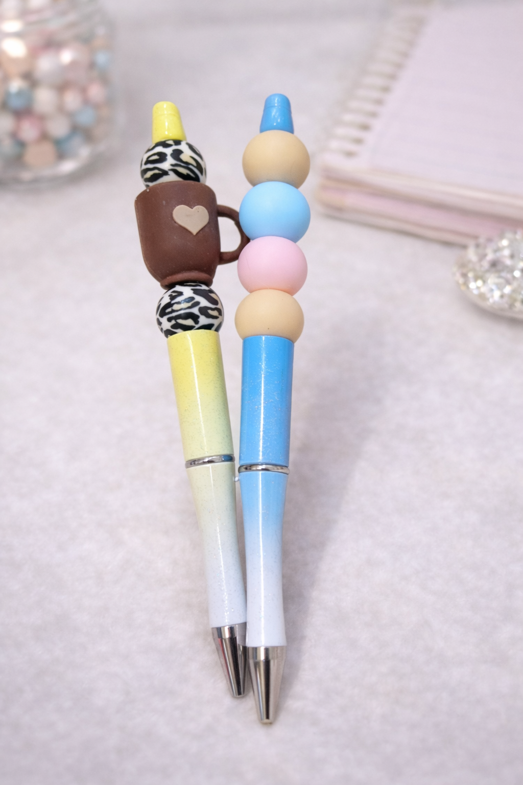 Stylos fantaisie colorés avec perles décoratives