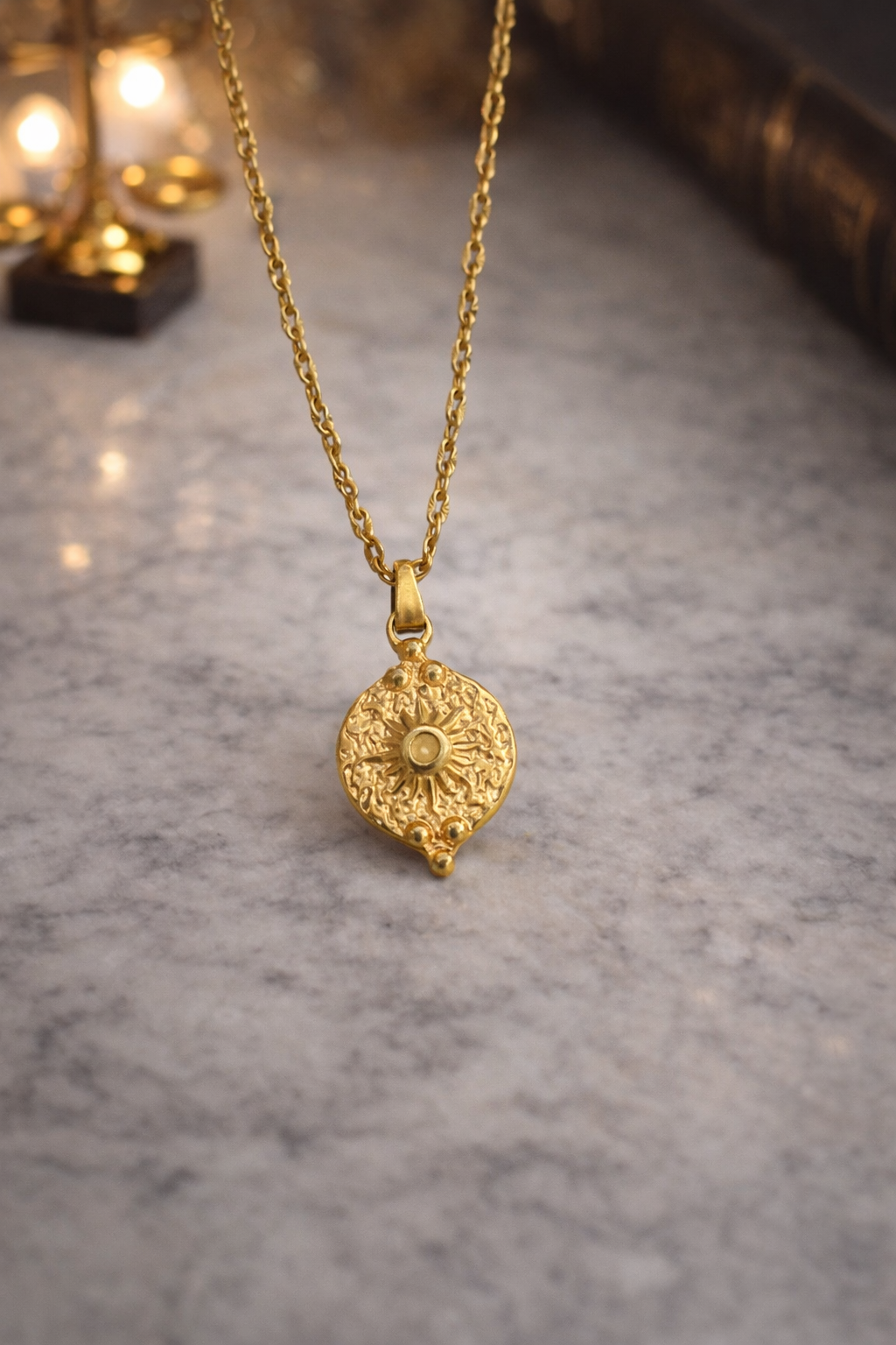 Collier pendentif doré – Chaîne en acier inoxydable 40 cm