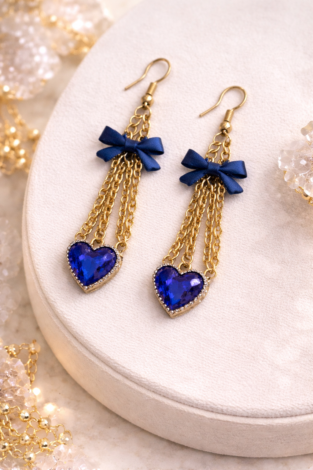 Boucles d’oreilles cœur bleu avec chaînes dorées – acier inoxydable