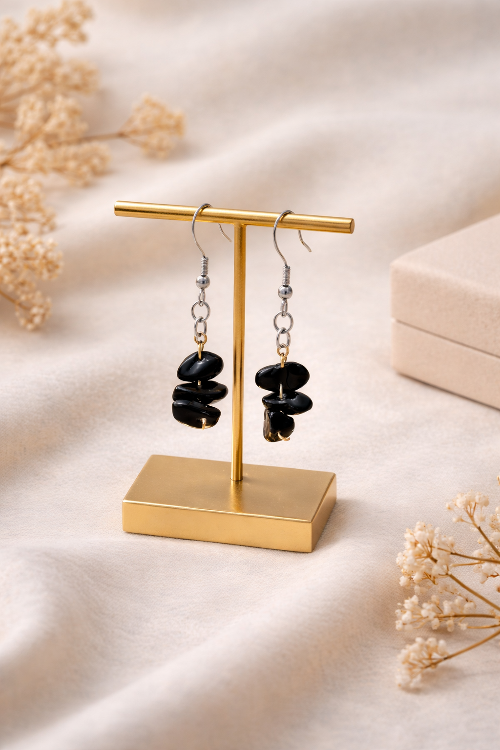 Boucle d'oreille avec rocaille noir
