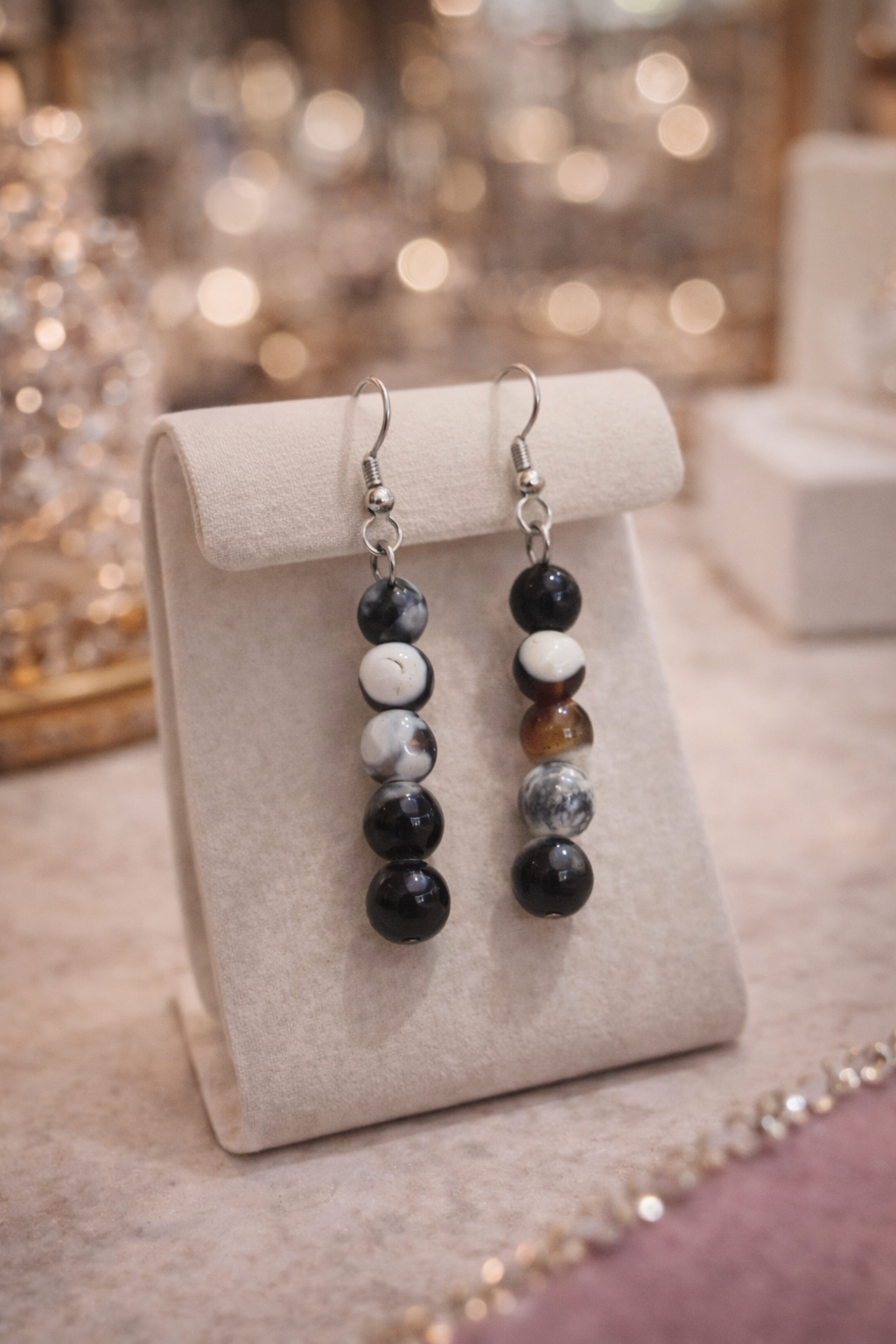 Boucles d’oreilles perles naturelles noir et blanc – Style élégant