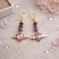 Boucles d’oreilles cœur ailé rose – tige en acier inoxydable (stainless steel)